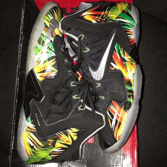 Lebron XI - Picture 2 of 4